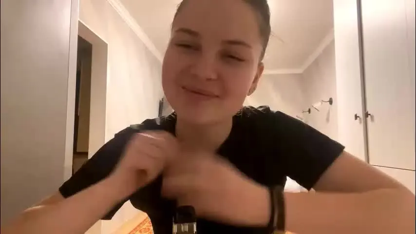 arlettejasica — Air kiss🥰) . Welcome to my room. Today is my 3day🥰 #18 #new #teen #skinny #bigboobs [10 tokens remaining]