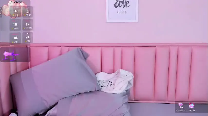 aurora_luz — GOAL: control pussy x 3 min [295 tokens remaining] Welcome to my room! #new #squirt #lovense #skinny #latina