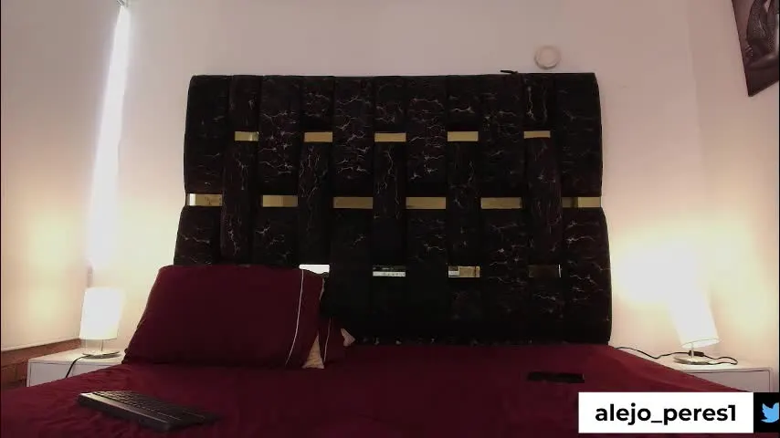 chris_blake__ — cum show [500 tokens remaining] #feet #uncut #lovense #muscles #bigcock [475 tokens remaining]