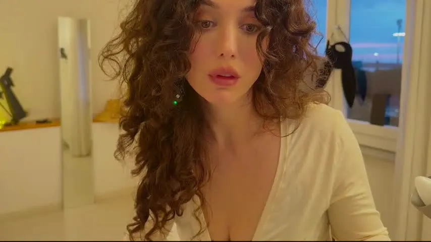 cleopatra_sinns — GOAL: who wants to take control of me tonight? [787 tokens left]