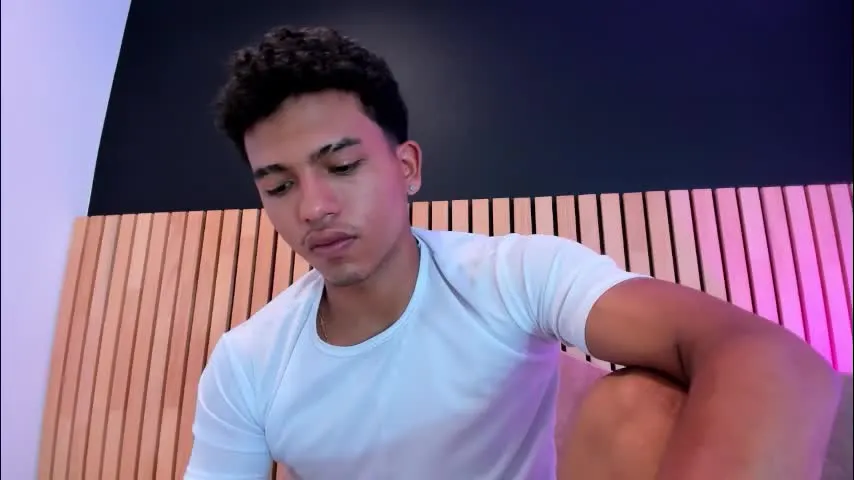 jhoystrong_ — MASTURBATE AND FLEX [136 tokens left] Hello! stay here until it hurts #bigcock #armpits #young #new Go for #cum - PVT ON