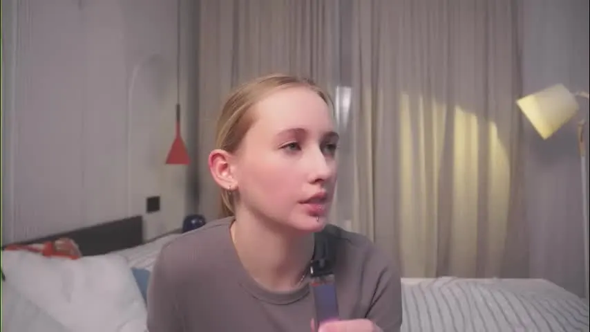 joeytaschler — 🐱‍👤show bra 🐱‍👤Hello, my name is Viki, I'm #18 years old and today I'm here for the first time, I'm #new here. I'm #young and #shy and quite #cute and thin. [115 tokens remaining]