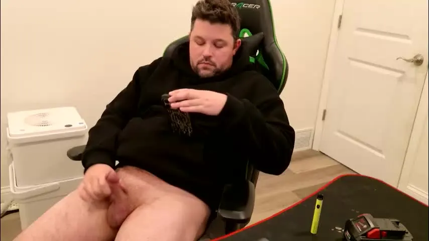 shroomhead5 — Wanking my tiny dick high as fuck